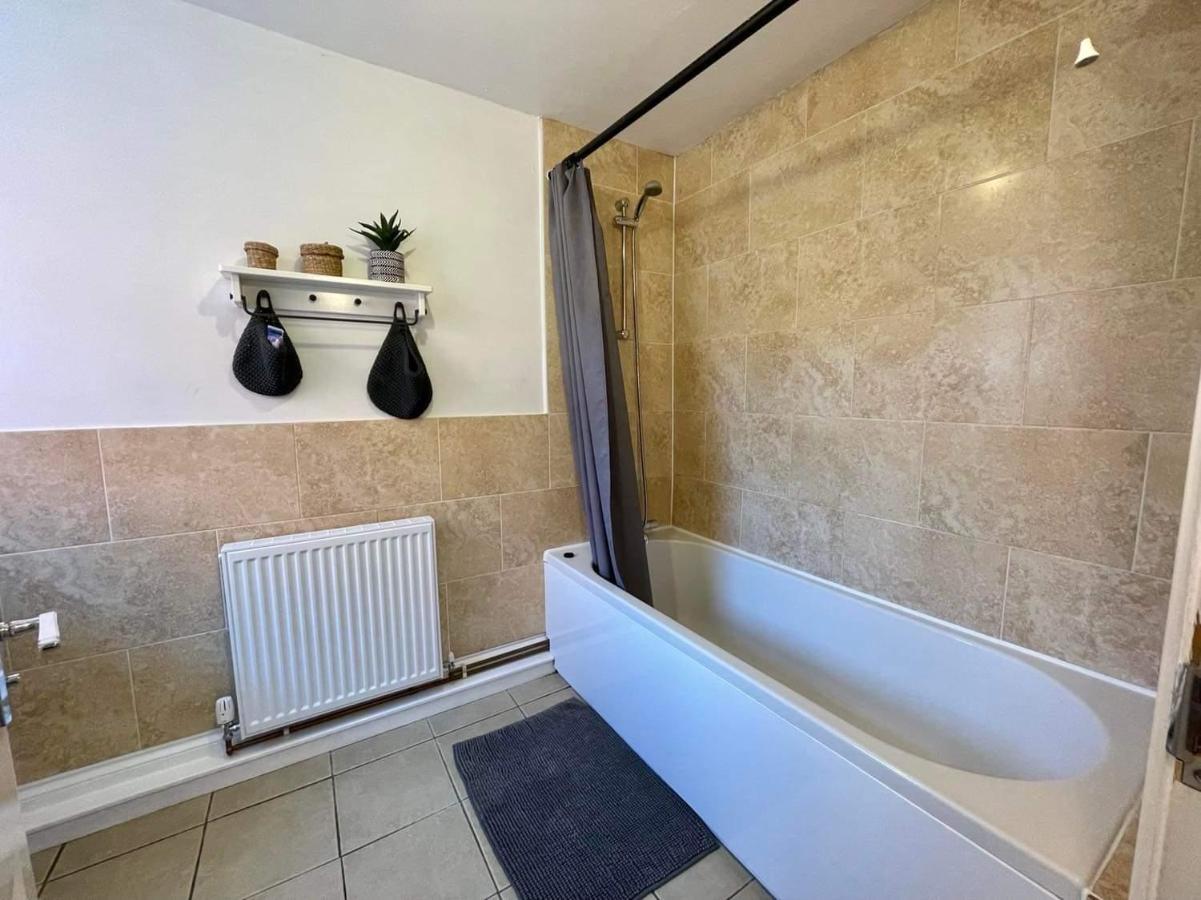 Spacious 3 Bedroom Retreat For Professionals