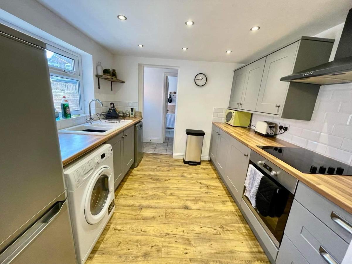 Holiday home Spacious 3 Bedroom Retreat For Professionals Kingston upon Hull